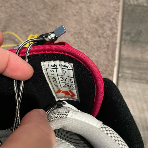 Women’s snowboarding boots - Picture 8 of 10